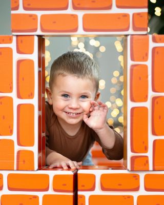 ✨Tip na dárek✨ Přemýšlíte, co dětem nadělit pod stromeček? 🎄 S naší kartónovou stavebnicí @hravecihlicky se děti učí nejen...