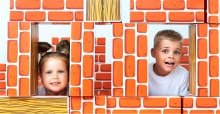 🏰 Postav si svůj vlastní bunkr s Hravými cihličkami! 🧱 Jaký by byl ten nejúžasnější bunkr, který si vaše děti dokážou...